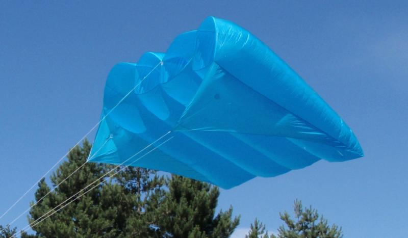 22sq.m 4 bridle Pilot kite with effective lateral area disposition.