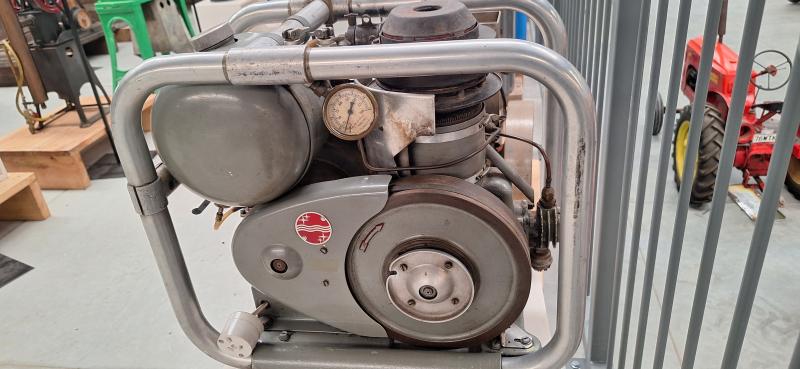 1952 Philips 102C 300watt Stirling generator