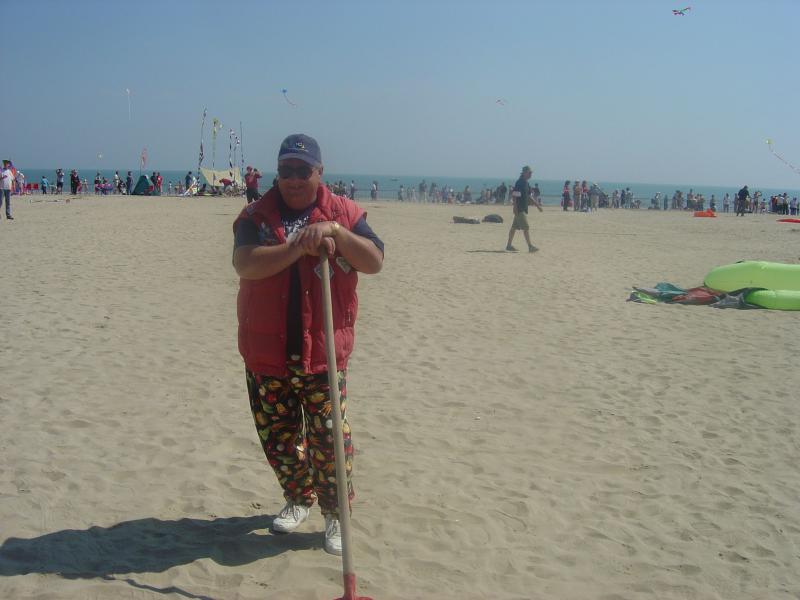 Robert van Weers breast feeding shovel, Cervia '05