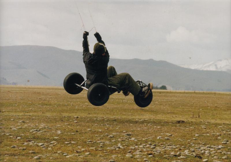35.0 Buggy Jumping, Kane, flat paddock