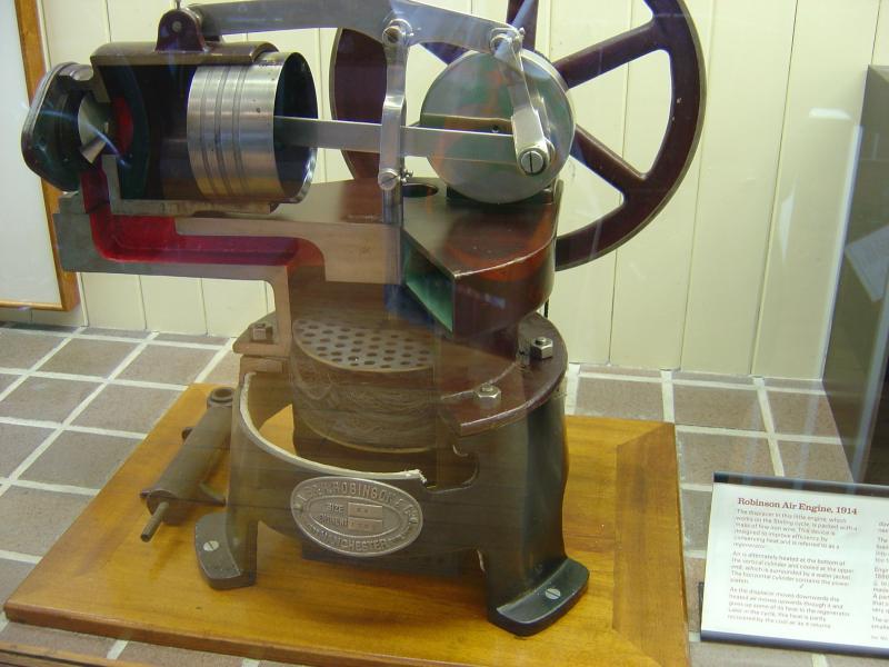 Robinson Stirling cycle hot air engine cutaway , 1914 model