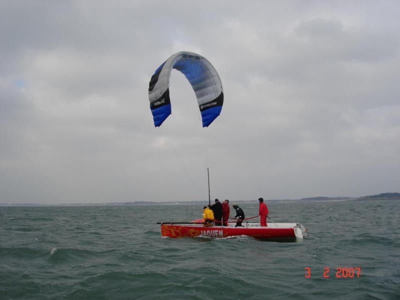 42.1 Sodebo team Arc launch as rescue kite