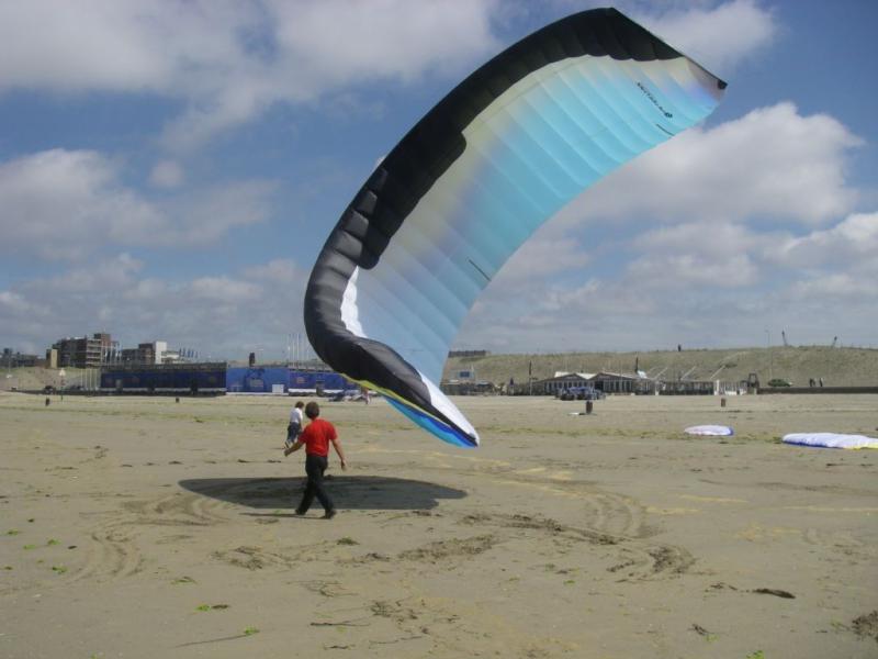41.8  50 sq.m  Arc for kite sailing, Scheveningen, Holland 2010