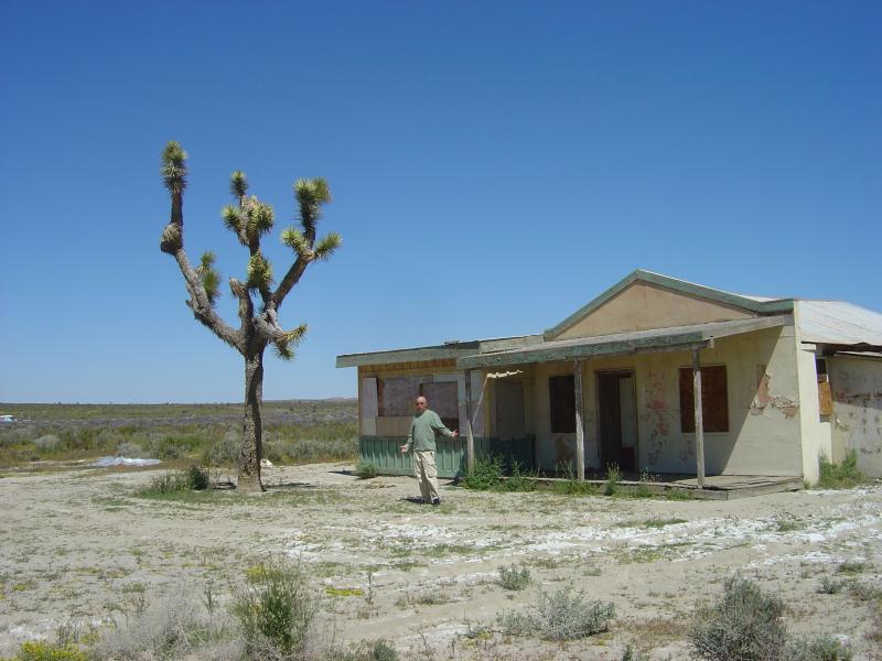 Dean Jordan, Derilict building at El Mirage, March '05