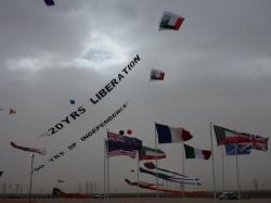 <p>29.2  22 sq.m Pilots lifting Airbanners in Kuwait '11</p>