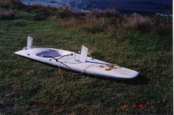 <p>28.2 monohull, kite boat with alternate footpegs, Lake CW 1997</p>
