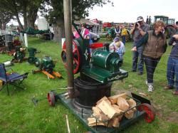 <p>MHC Robinson 10 inch hot air engine at Leeston rally 2014</p>